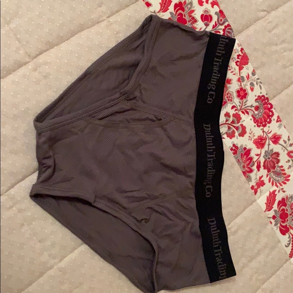 NWOT Duluth Trading Co Men’s Briefs- MAKE OFFER!